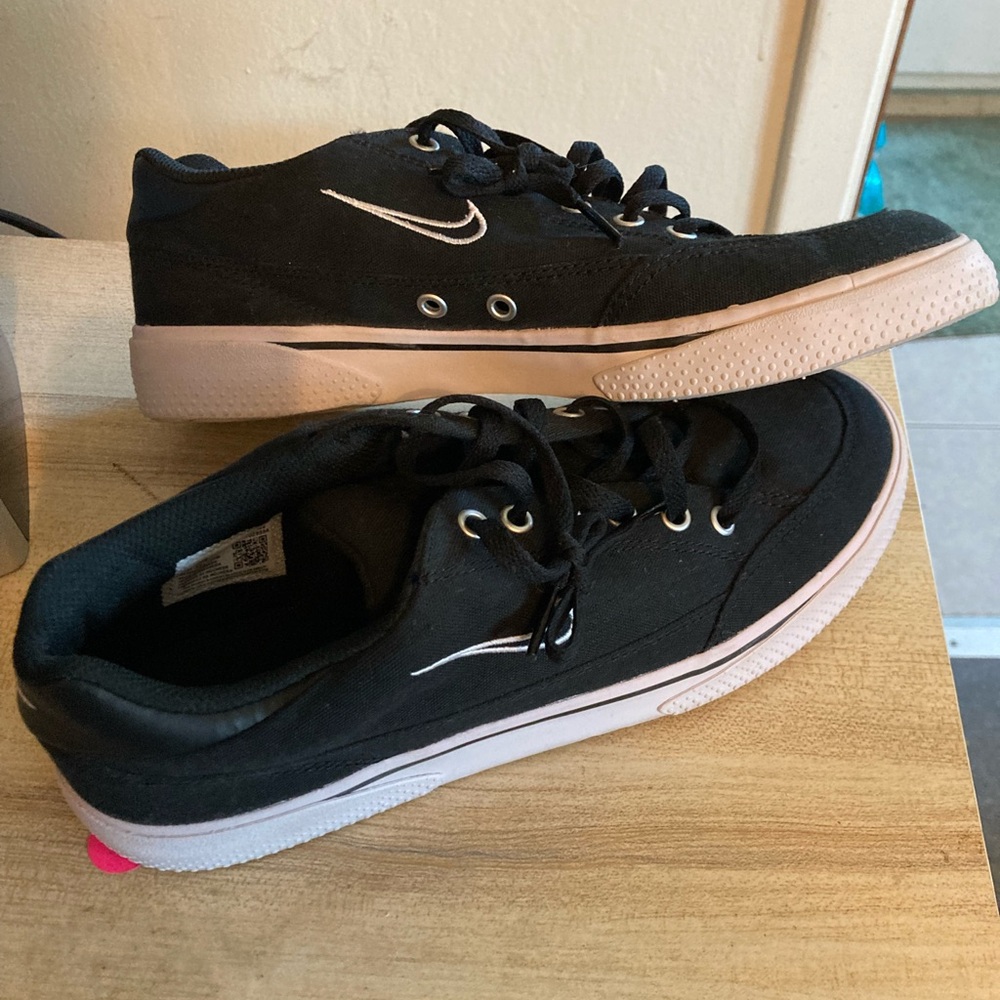 Black and white Nikes used